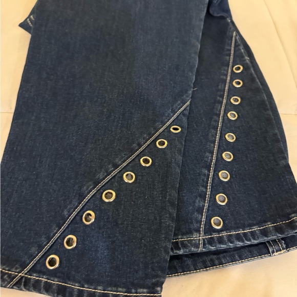 Baccini Denim - Baccini Blue Cropped Jeans with Eyelet Detailing